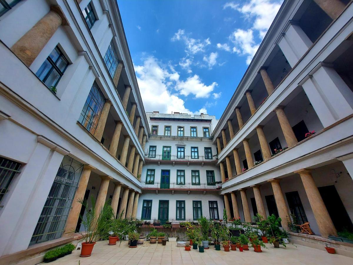 Home City Center Terrace Apartment Budapest Exterior photo