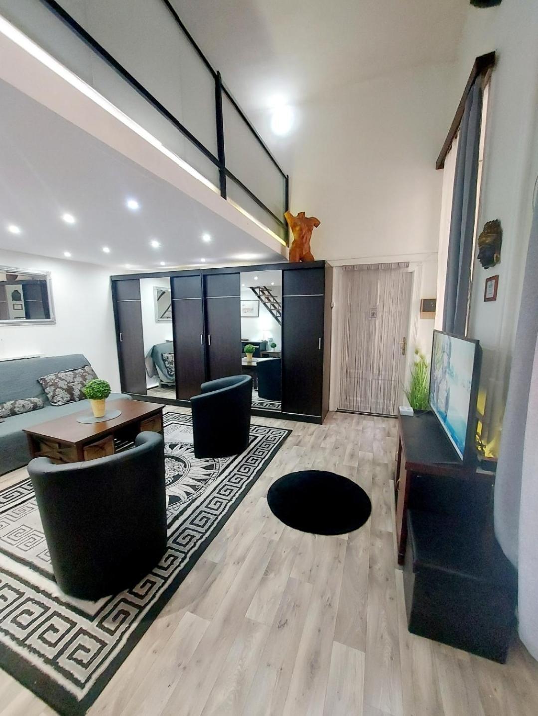 Home City Center Terrace Apartment Budapest Exterior photo
